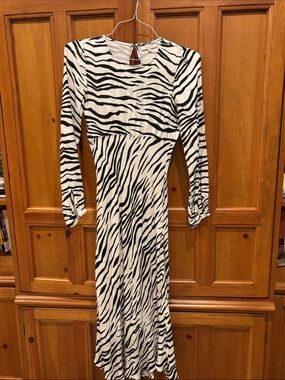 Ragdoll Zebra Print Long Sleeve Midi Dress - White/Black